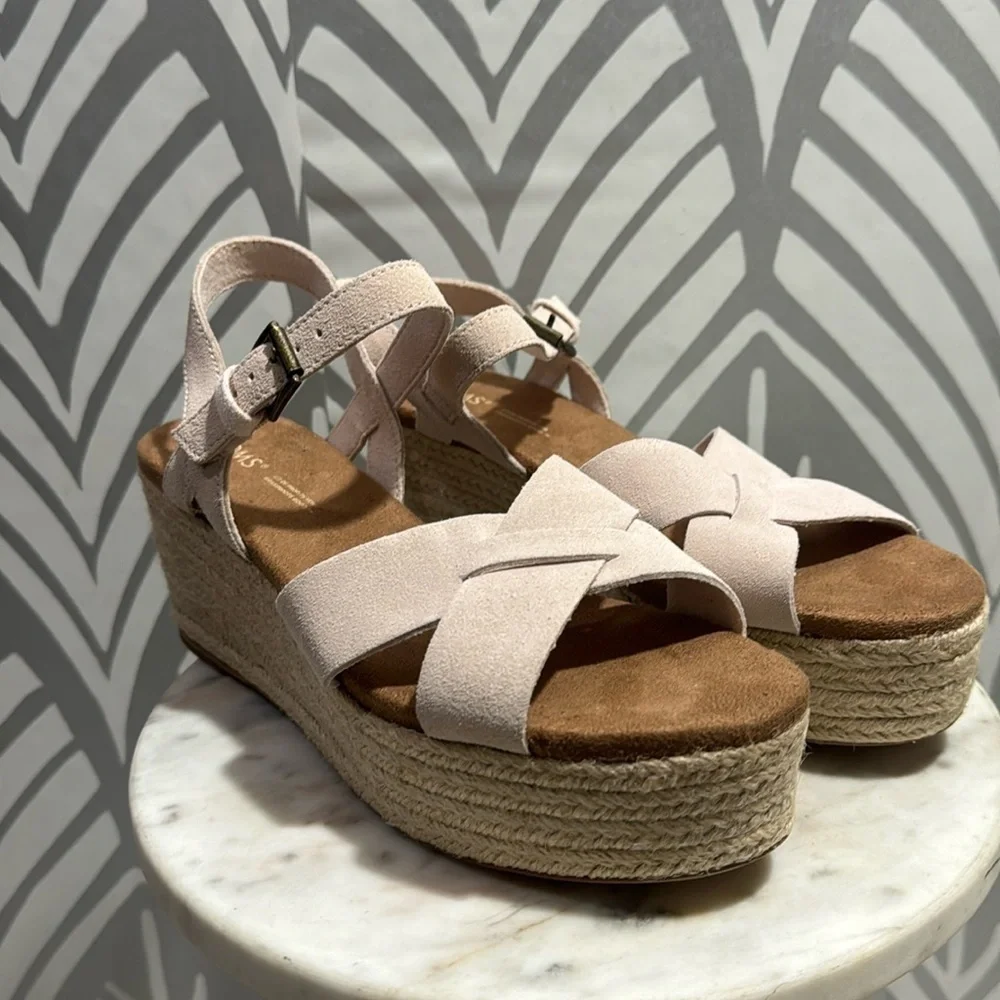 Toms cream wedge sandal size 8.5 New-No Box/Tags